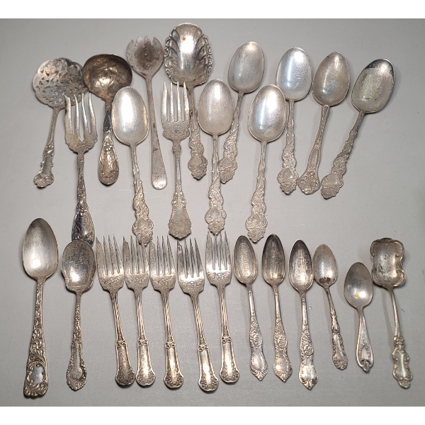 Lot Of Assorted W.M Rogers Silverplated Flatware - Total Weight: 2.4 lbs