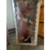 Image 3 : 2 Animated & Lighted Boxed Holiday Dolls In Like New Condition