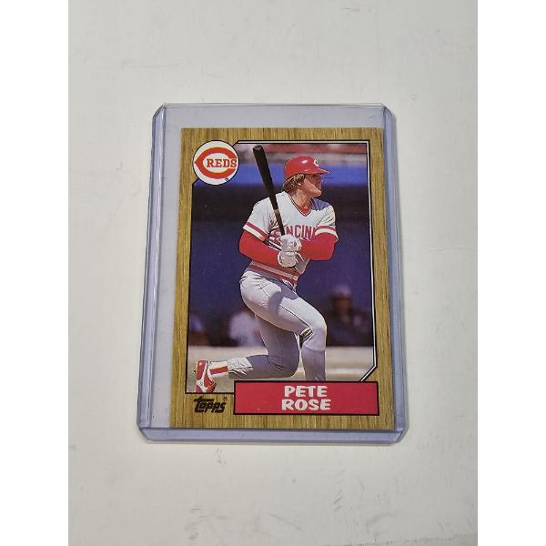 1978 Topps Baseball Card #200 PETE ROSE Cincinnati Reds - Mint Condition