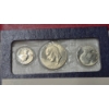 Image 2 : UNITED STATES COINS - 3 COIN SET - 1776-1976 EISENHOWER (IKS) 40$ SILVER SET - F.V. $1.75