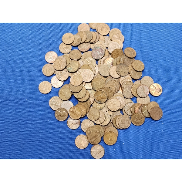 Lot of Unsearched Lincoln Memorial and Wheat Pennies Face Value: $1.62