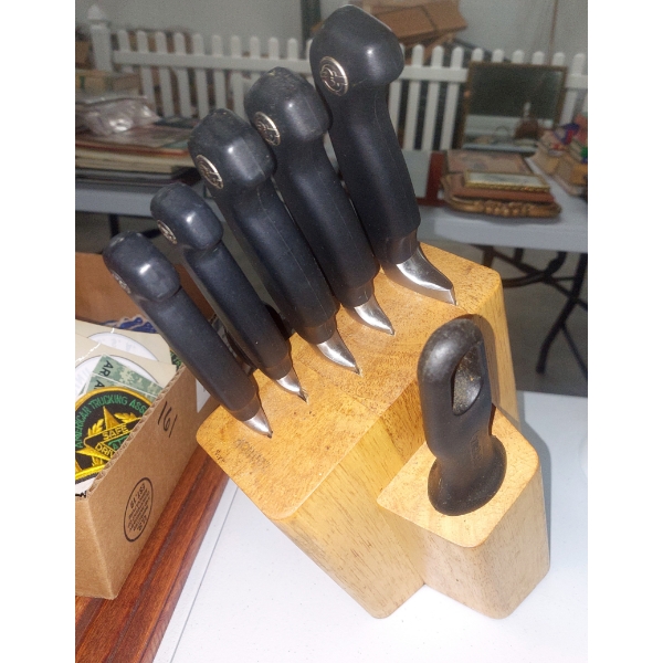 Kitchen Maple Knife Block with Knives - See Pics