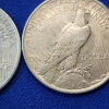 Image 4 : Two 1922-D United States Silver Peace Dollars - 90% Silver