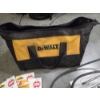 Image 3 : DeWalt 1/4 Sheet Sander, Tote & Lots Of New Sandpaper 