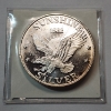 Image 1 : 1982 Sunshine Minting One Troy Ounce .999 Fine Silver Round