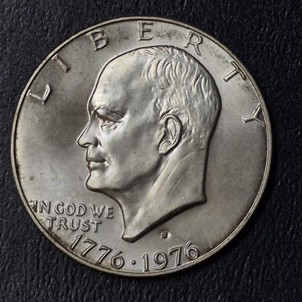 1876 - 1976 40% Silver Eisenhower ( IKE ) Silver Dollar
