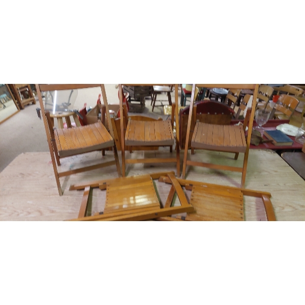 Lot Of 5 Smaller size Wooden Folding Chairs All In Excellent Condition