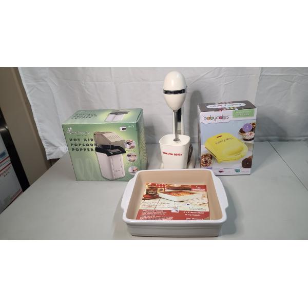 Assorted Kitchen Items Including Vintage Hamilton Beach Milkshake Maker