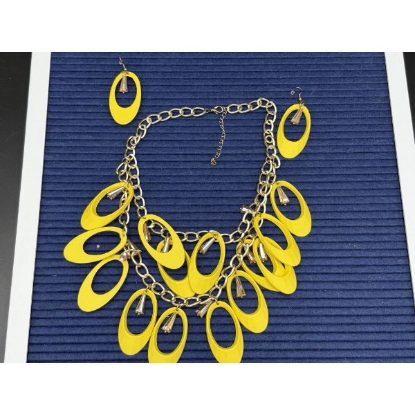 Unique & Beautiful Necklace & Earring Set - Yellow - Very Cool!