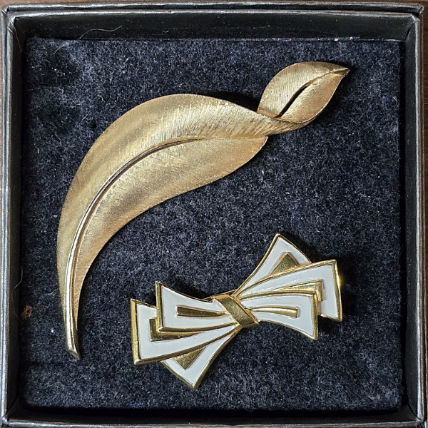 Set of 2 Trifari Brooches