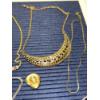 Image 7 : Tons of Gorgeous Costume Jewelry!! - Necklaces (5) - Bracelets (3) - 4 Sets of Earrings