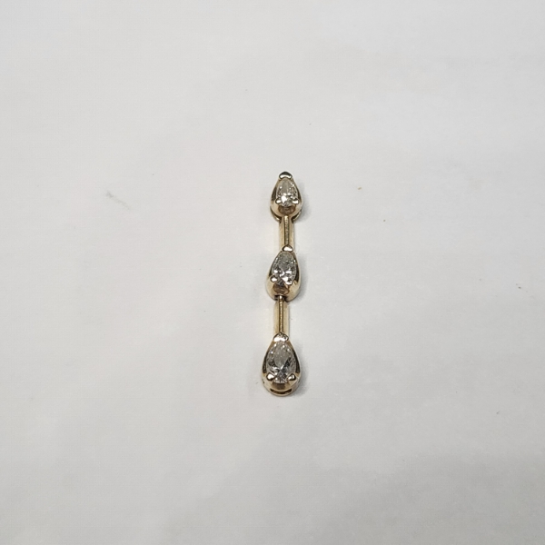 14K Gold Pendant with 3 Diamonds - Total Weight: 0.8g
