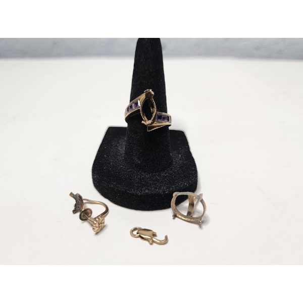Assorted 10K Gold Jewelry - Ring Size 6.5 Earrings, Clasp Total Weight: 5.1g
