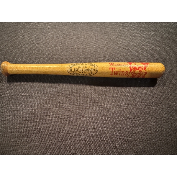 Rare Louisville Slugger Minnesota Twins Wooden Baseball Bat - Mint Condition