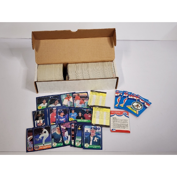 Large Lot of 1986 Fleer Baseball Trading Cards & 1989 Fleer Baseball Stickers
