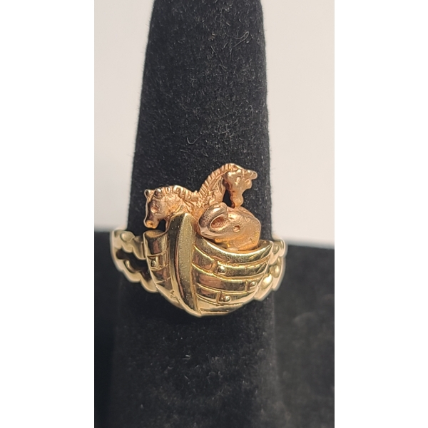 14K Gold Two-Tone Noah's Ark Statement Ring - Size 4.5 - Weight: 3.7g