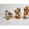 Image 2 : Lot of 5 Vintage Collectible Hummel Goebel Porcelain Figurines in Excellent Condition