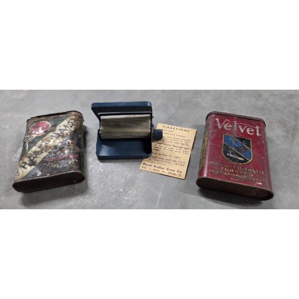 Excellent Condition Bond Roller Case & 2 Vintage Tobacco Tins 