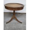 Image 4 : Beautiful 26''x26'' Round Wood Vintage Table With Drawer
