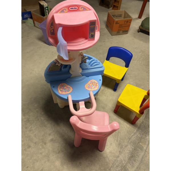 *Pick Up At Mantua Home-No Shipping Available* Little Tikes Kitchen with Chairs - Microwave 