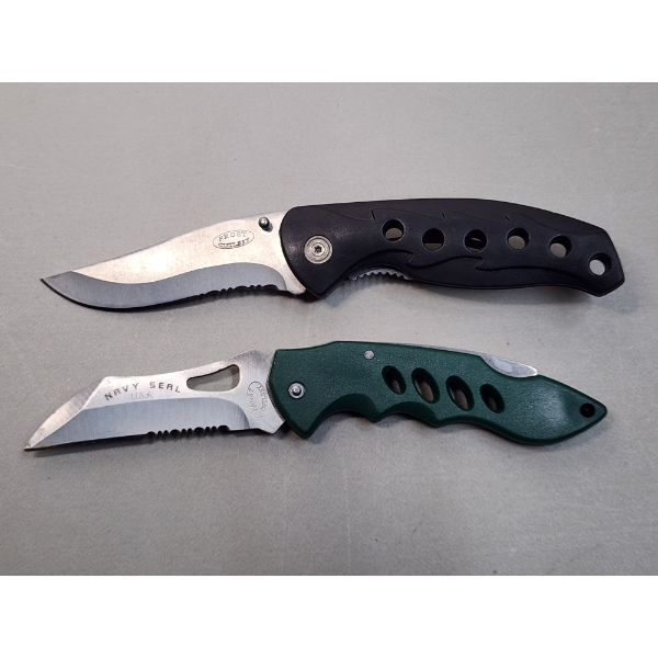2 - Folding Pocket Knives, Great Condition! 