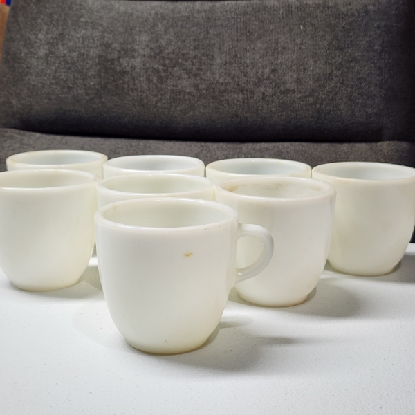 Nice Lot of 8 Vintage White Pyrex Cups With Handles ~ Great Condition ~