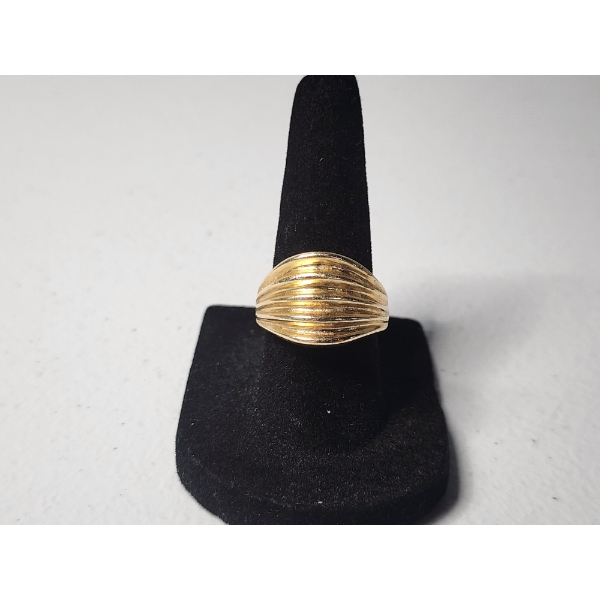 14K Yellow Gold Ribbed Ring - Size 7 - TW: 10.0g