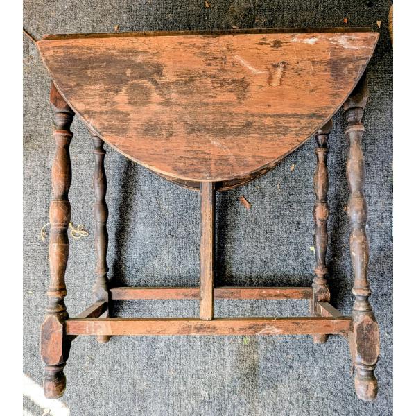 Vintage Drop Side Table 25'x21'