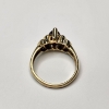 Image 4 : Beautiful 10K Gold Ring with Deep Red Center Stone - Size 10 - TW: 5.3g