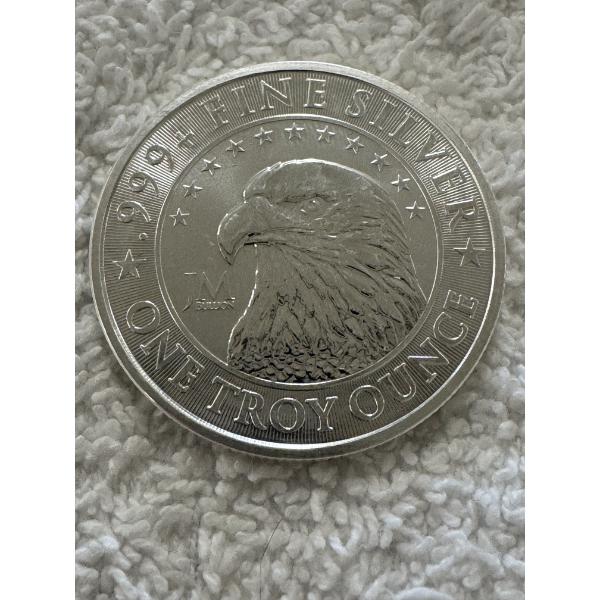 Limited Edition Eagle One Troy Ounce .999 Fine Silver Round Coin - Mint Condition