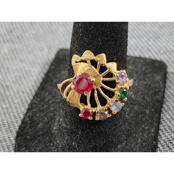 Beautiful 14K Gold Ring With Lovely Multi-Colored Stones - Weighs 5.2 Grams - Size 7.5