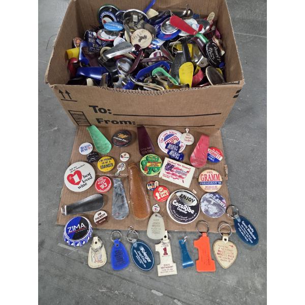 Large Vintage Collection Of Shoe Horns, Buttons & Key Chains