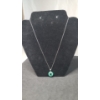 Image 1 : Sterling Silver Pendant With Emerald Surrounding Lab Created Green Stones - Weight: 4.6g