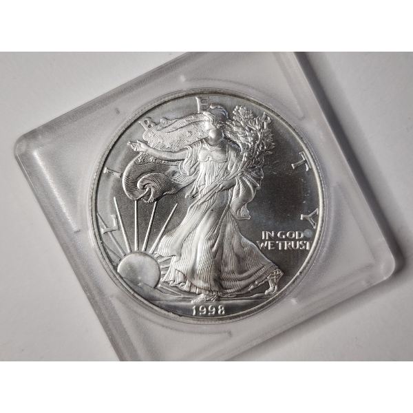Very Nice 1998 United States One Troy Oz American Eagle .999 Fine Silver Round in Protective Case