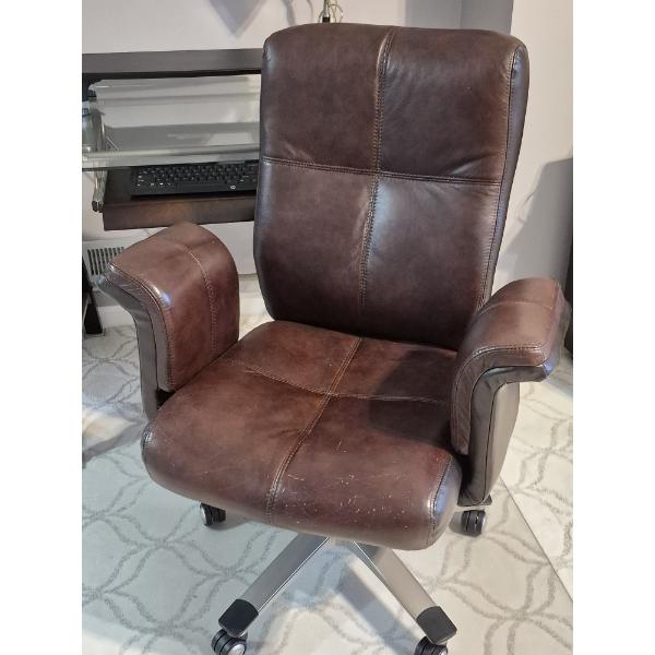 PICKUP IN NORTHFIELD - Nice Leather Office Chair As Shown With Glass Floor Protector - Excellent
