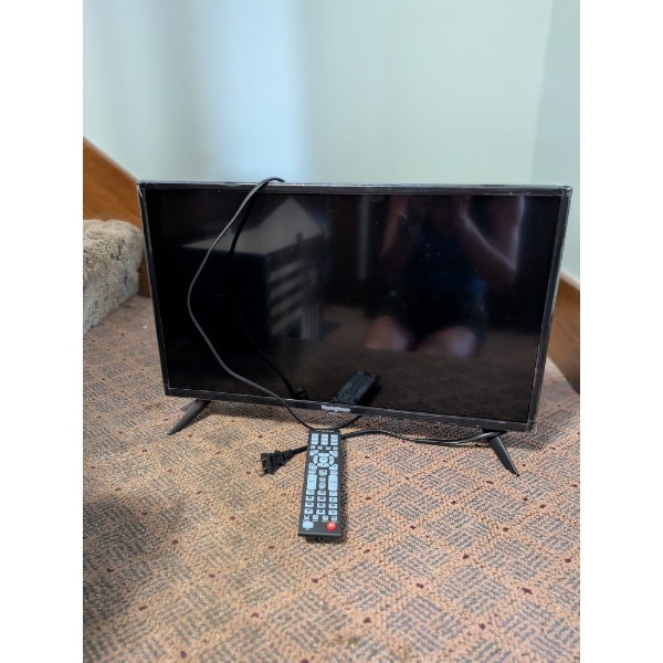 25" TV With Remote And Cute Patriotic Step Storage Box