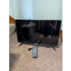 Image 1 : 25" TV With Remote And Cute Patriotic Step Storage Box