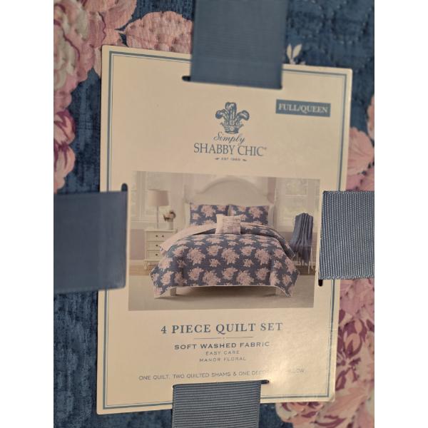 Brand New Cozy Full-Queen Size Pretty Shabby Chic 4 Piece Quilt Set 