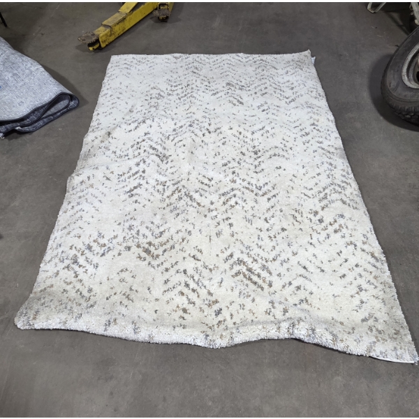 Pick Up Off Site- 115 Ely St. Alliance Oh.  Plush Cream Color Area Rug 5'x7' Great Condition