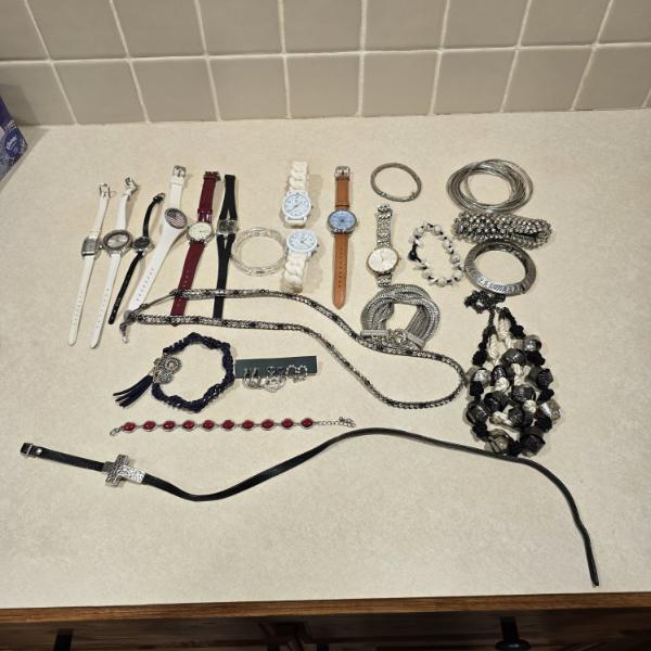 Costume Jewelry incl Watched, Necklaces and More