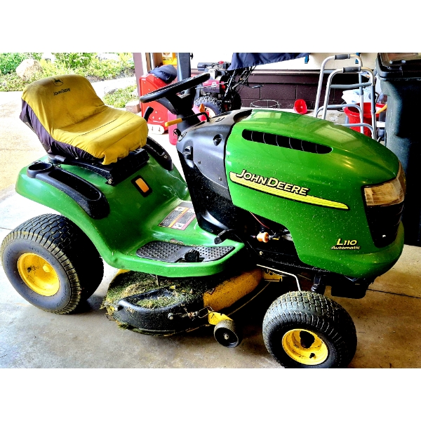 Louisville Home Pickup - Superb John Deere L110 Automatic Lawn Tractor w Accessories - See All Pics