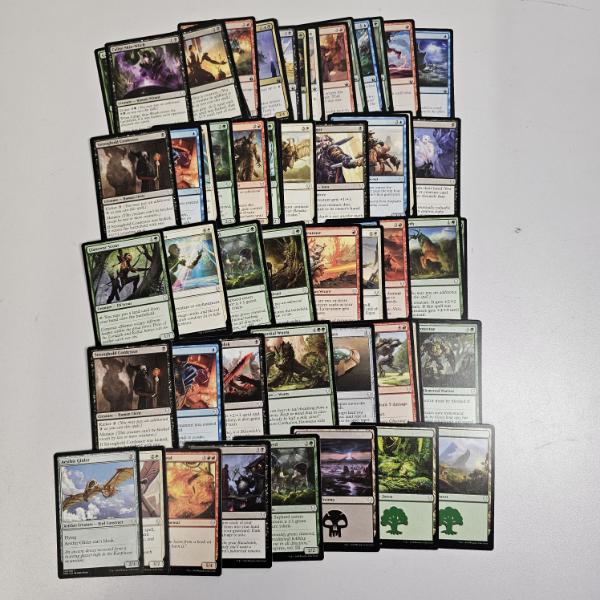 Over 100 Assorted MTG Magic The Gathering Trading Cards ~ Mostly From the Dominaria Set