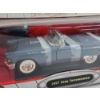 Image 2 : 1957 Ford Thunderbird Road Signature 1:18 Diecast Model - New in Box