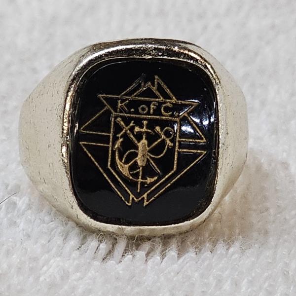 MINT CONDITION!!! Vintage Knights Of Columbus Gold Tone Black Onyx Intaglio Signet Ring - Size 8.5
