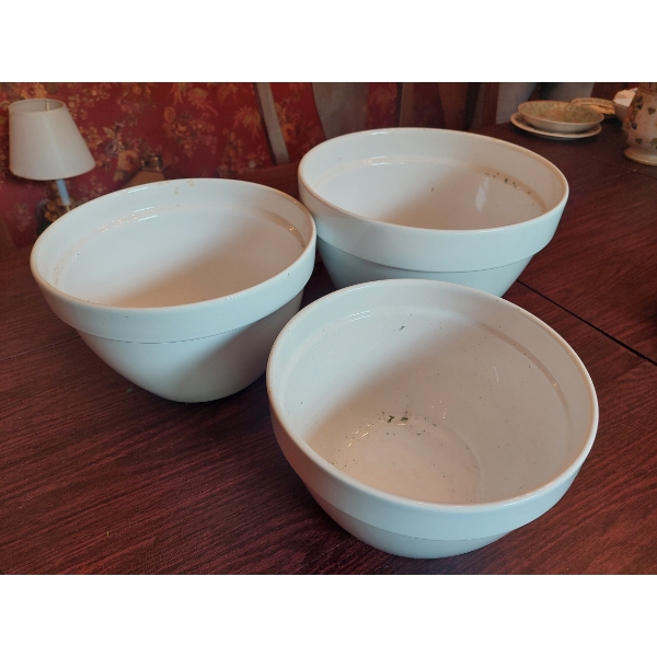 3 Pc Nesting Porcelain Bowls 11" - 9 1/2" - 8" All Perfect