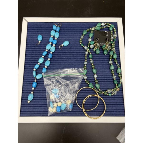 Costume Jewelry - Necklace & Earring Sets - Blue & Green - Loose Blue & White Beads 