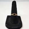 Image 1 : 10K Yellow Gold Ring - Size 8 - Total Weight: 1.3g
