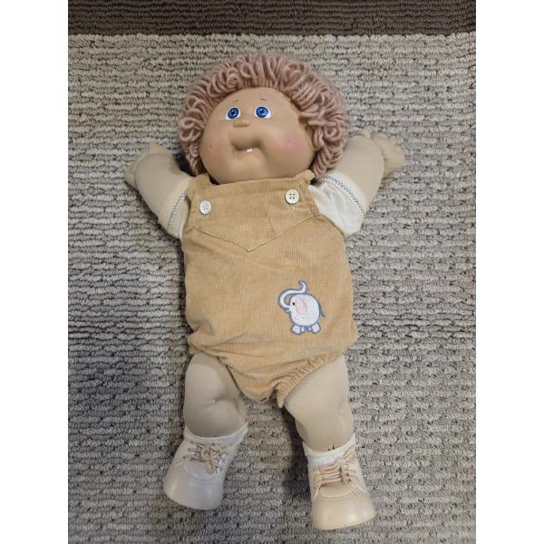 Vintage Cabbage Patch Doll With Elephant Jumper, Socks, Shoes & Original Diaper On 