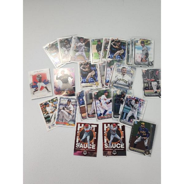 Lot of Assorted Baseball Trading Cards Including Mosaic "Hot Sauce", Bowman, Topps, & More!  