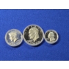 Image 3 : 1776-1976 United States Bicentennial Silver Proof Set with Display Case - 3 Coin Set